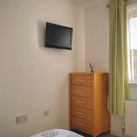 Bright 2-Bedroom Apartment With Parking In Montrose Luaran gambar